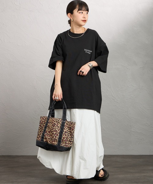 Manhattan Portage（マンハッタンポーテージ）の「[MANHATTAN PORTAGE/マンハッタンポーテージ] 別注 バックフォトプリントTシャツ（Tシャツ/カットソー・レディース・ブラック/ピンク/ライトグレー・XL/L/M/S）」の14枚目の写真