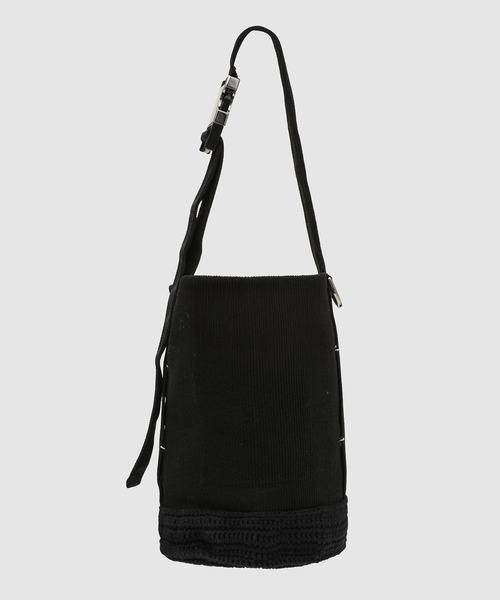 TAN(タン)の「HAND-SHAPED BUCKET BAG(ハンドバッグ・レディース・ブラック・FREE)」の2枚目の写真