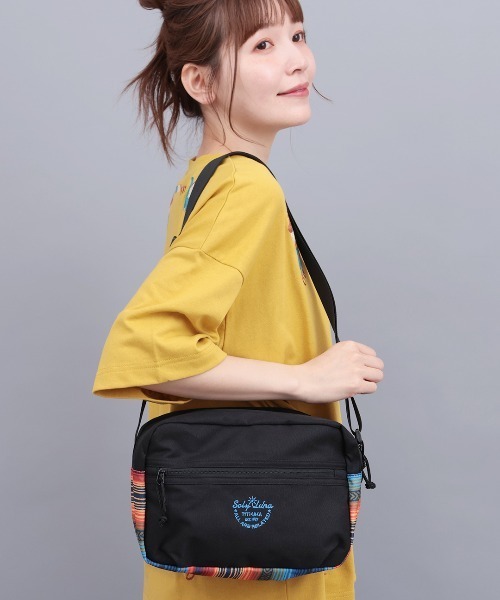 チチカカ(チチカカ)の「クリアポケットセパレートショルダーバッグ(ショルダーバッグ・レディース・ネイビー/ブラック・FREE)」の4枚目の写真