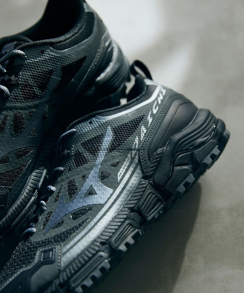 MIZUNO(ミズノ )の「MIZUNO ミズノ WAVE DAICHI LS ウェーブ ダイチ エルエス D1GA260101(スニーカー・メンズ・ブラック×シルバー・27.0cm/27.5cm/26.5cm/28.0cm/26.0cm)」の5枚目の写真