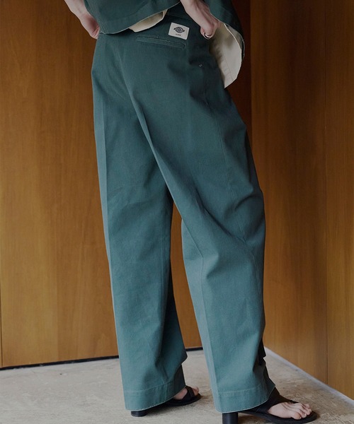 Dickies(ディッキーズ)の「Dickies × Ameri TUCK PANTS(チノパンツ・レディース・ブラック/ベージュ/グリーン・MEDIUM/SMALL/X-SMALL)」の15枚目の写真