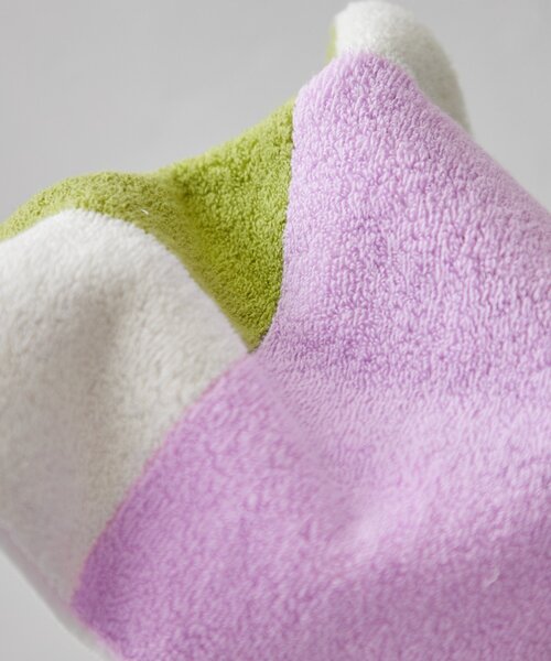 BIRTHDAY BAR（バースデイバー）の「パターンタオルハンカチ　格子/ランダム（ハンカチ/ハンドタオル・レディース・オレンジ/パープル・0）」の5枚目の写真