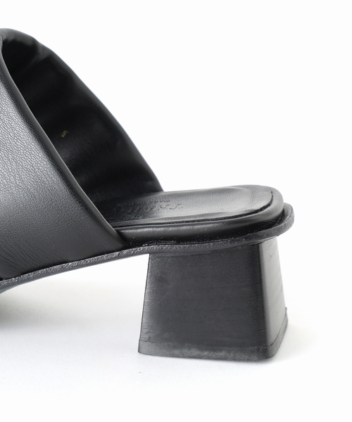 VERMEIL par iena（ヴェルメイユパーイエナ）の「THERA`S セラス 2Strap ヒールサンダル H;4cm 26057（サンダル・レディース・キャメル/ブラック・39/38/37/36）」の7枚目の写真