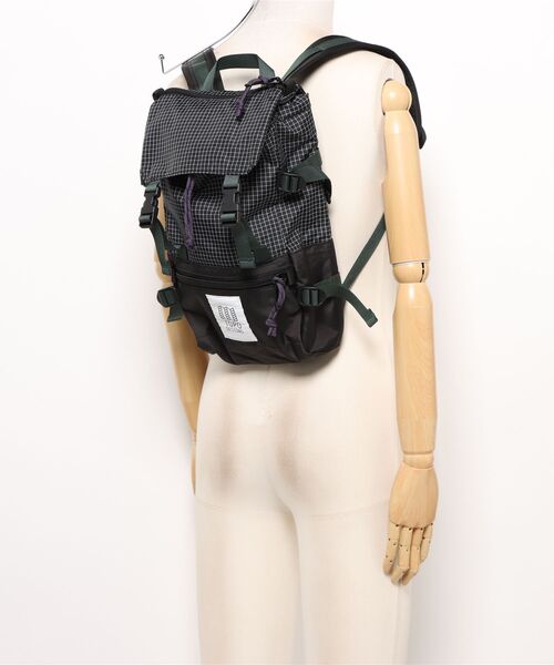 TOPO DESIGNS（トポデザインズ）の「【TOPO DESIGNS】ROVER PACK MINI（バックパック/リュック・レディース・ブラック/ブラウン系/ブラック系1/アイボリー・ONE SIZE）」の9枚目の写真