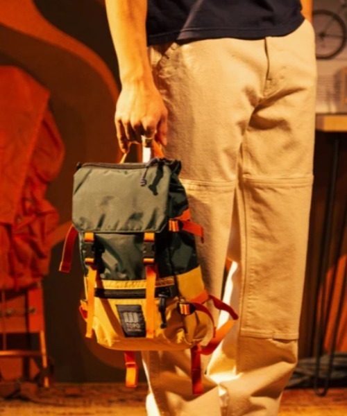 TOPO DESIGNS(トポデザインズ)の「子供も使えるミニサイズ【TOPO DESIGNS】ROVER PACK MINI(バックパック/リュック・レディース・ブラック/ブラウン系/ブラック系1/アイボリー・ONE SIZE)」の16枚目の写真