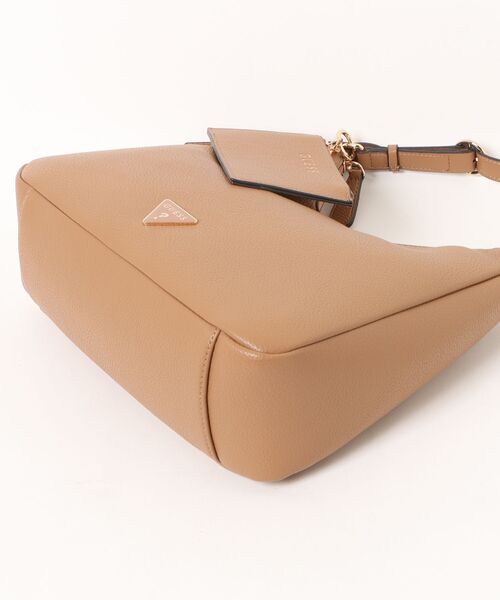 Guess(ゲス)の「【GUESS】ゲス WELLS SHOULDER SATCHEL ショルダーバッグ(ショルダーバッグ・レディース・ブラック/ブラウン/アイボリー・FREE)」の7枚目の写真