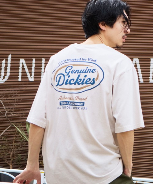 Dickies(ディッキーズ)の「【GENUINE DICKIES/ジェニュインディッキーズ】刺繍&プリント アソート ショートスリーブ Tシャツ(Tシャツ/カットソー・メンズ・ブラック系その他2/ブラック系その他7/ホワイト系1/ホワイト系2/ホワイト系3/ホワイト系7/ホワイト系8/ホワイト系9/ブラック系1/ブラック系2/ブラック系3/ブラウン系3/カーキ系1/カーキ系2/ネイビー系1/オートミール/ブラック系その他/アイボリー/ブラウン系1/ブラウン系2/ホワイト系5/ブラック系その他3/ブラック系その他5/ネイビー系2/ホワイト系4/ホワイト系6/ブラック系その他4/ブラック系その他6/ダークブルー・M/L/XL)」の2枚目の写真