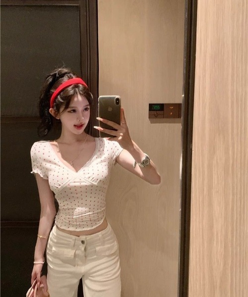 Ritzy(リッツィー)の「ハート V ネック フィットトップス(Tシャツ/カットソー・レディース・ホワイト・M)」の4枚目の写真