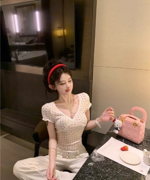 Ritzy(リッツィー)の「ハート V ネック フィットトップス(Tシャツ/カットソー・レディース・ホワイト・M)」の14枚目の写真