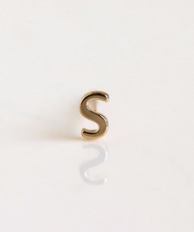 cui-cui（キュイキュイ）の「ゴールド イニシャル ピアス | K10YG 【片耳用】（ピアス（片耳用））」