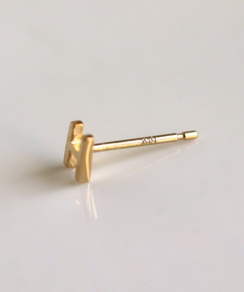 cui-cui(キュイキュイ)の「ゴールド イニシャル ピアス | K10YG 【片耳用】(ピアス(片耳用)・レディース・A/H/J/C/E/F/S/T/K/M/N/R/Y・FREE)」の15枚目の写真