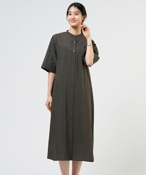 J.PRESS(ジェイプレス)の「【WEB限定カラーあり】エンブロイダリー シャツ ワンピース(シャツワンピース・レディース・ダークブラウン系/ネイビー系/サックスブルー系・9/11)」の1枚目の写真