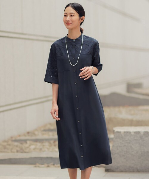 J.PRESS(ジェイプレス)の「【WEB限定カラーあり】エンブロイダリー シャツ ワンピース(シャツワンピース・レディース・ダークブラウン系/ネイビー系/サックスブルー系・9/11)」の2枚目の写真