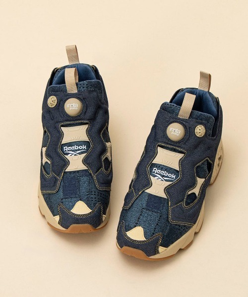 Reebok(リーボック)の「インスタポンプ フューリー 94 / INSTAPUMP FURY 94(スニーカー・メンズ・ライトグリーン/ブルー/ブラック・26.0cm/25.5cm/25.0cm/24.0cm/24.5cm/23.5cm/23.0cm/31cm/30.0cm/29.0cm/28.5cm/28.0cm/27.5cm/27.0cm/26.5cm/22.0cm)」の1枚目の写真