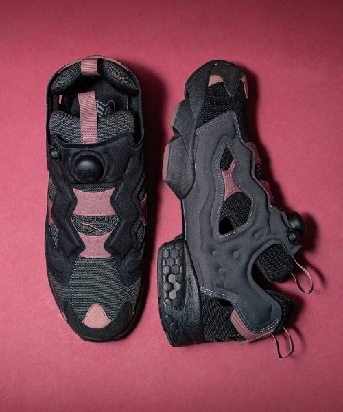 Reebok(リーボック)の「インスタポンプ フューリー 94 / INSTAPUMP FURY 94(スニーカー・メンズ・ライトグリーン/ブルー/ブラック・26.0cm/25.5cm/25.0cm/24.0cm/24.5cm/23.5cm/23.0cm/31cm/30.0cm/29.0cm/28.5cm/28.0cm/27.5cm/27.0cm/26.5cm/22.0cm)」の2枚目の写真
