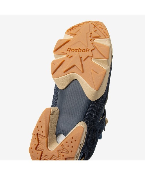 Reebok(リーボック)の「インスタポンプ フューリー 94 / INSTAPUMP FURY 94(スニーカー・メンズ・ライトグリーン/ブルー/ブラック・26.0cm/25.5cm/25.0cm/24.0cm/24.5cm/23.5cm/23.0cm/31cm/30.0cm/29.0cm/28.5cm/28.0cm/27.5cm/27.0cm/26.5cm/22.0cm)」の11枚目の写真