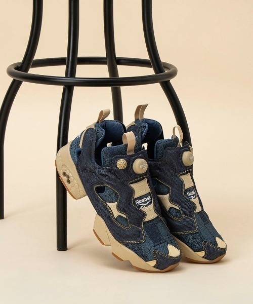 Reebok(リーボック)の「インスタポンプ フューリー 94 / INSTAPUMP FURY 94(スニーカー・メンズ・ライトグリーン/ブルー/ブラック・26.0cm/25.5cm/25.0cm/24.0cm/24.5cm/23.5cm/23.0cm/31cm/30.0cm/29.0cm/28.5cm/28.0cm/27.5cm/27.0cm/26.5cm/22.0cm)」の7枚目の写真