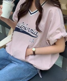 フロントロゴ VネックTシャツ