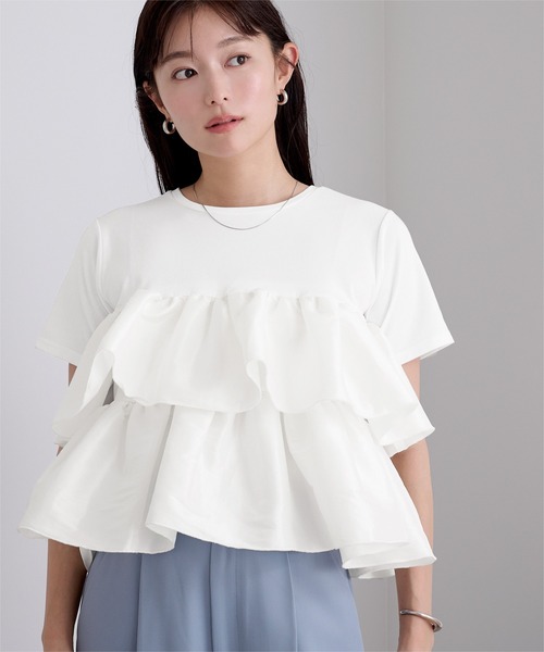 UR'S(ユアーズ)の「シャイニーティアードフリルトップス(Tシャツ/カットソー・レディース・オフホワイト/ブラック・S/L/M)」の3枚目の写真