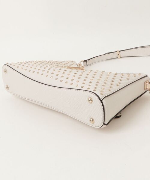Guess(ゲス)の「PATSIE Shoulder Bag ショルダーバッグ(ショルダーバッグ・レディース・オフホワイト・ONE SIZE)」の14枚目の写真