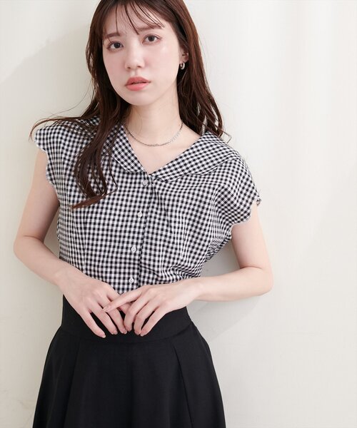 natural couture（ナチュラルクチュール）の「ゆるスカラップレトロブラウス（シャツ/ブラウス・レディース・ブルー/オフホワイト/ブラック/ドット/チェック・FREE）」の5枚目の写真