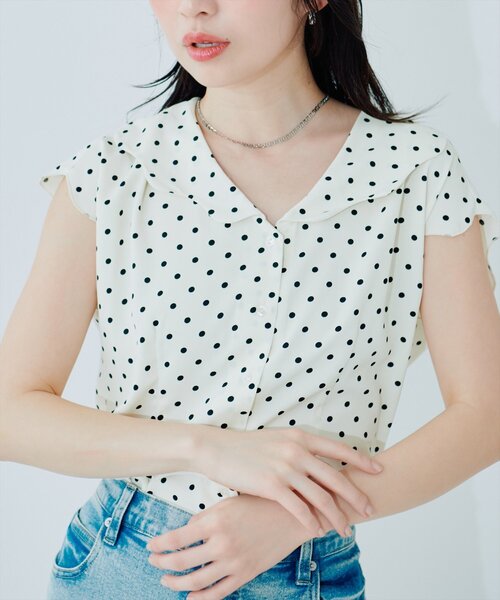 natural couture（ナチュラルクチュール）の「ゆるスカラップレトロブラウス（シャツ/ブラウス・レディース・ブルー/オフホワイト/ブラック/ドット/チェック・FREE）」の10枚目の写真
