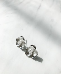 フラワーシェイプピアス