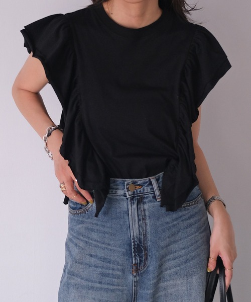 AKTE(アクテ)の「ボリュームフリルカットソートップス(Tシャツ/カットソー・レディース・ブラック/ホワイト・FREE)」の1枚目の写真