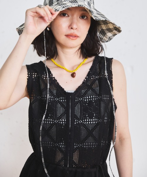 MIRROR STOKE(ミラーストーク)の「【ZOZO限定】LACE SLEEVELESS TOPS/レーススリーブレストップス(シャツ/ブラウス・レディース・ブラック/オフホワイト・MEDIUM)」の2枚目の写真