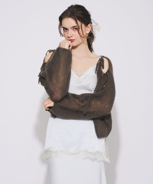 ME COUTURE(ミークチュール)の「2WAYキッドモヘヤリボンスリーブニット(ニット/セーター・レディース・オフホワイト/ブラウン/ピンクベージュ・FREE)」の2枚目の写真