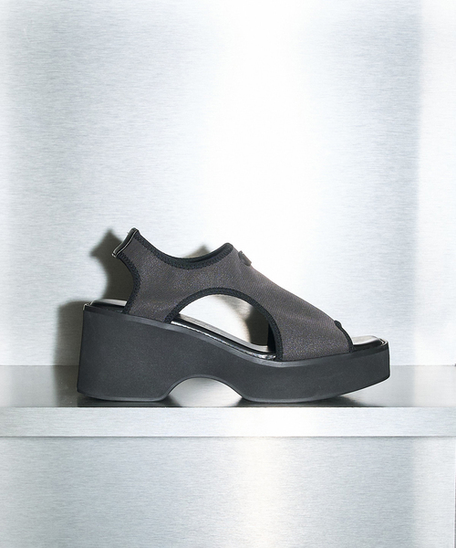 GRISE(グリーズ)の「GRISE6.5cm UTILITYプラットフォームサンダル(サンダル・レディース・チャコールグレー/ブラック・X-LARGE/LARGE/MEDIUM/SMALL)」の1枚目の写真