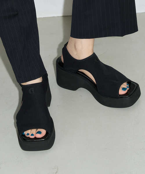 GRISE(グリーズ)の「GRISE6.5cm UTILITYプラットフォームサンダル(サンダル・レディース・チャコールグレー/ブラック・X-LARGE/LARGE/MEDIUM/SMALL)」の2枚目の写真