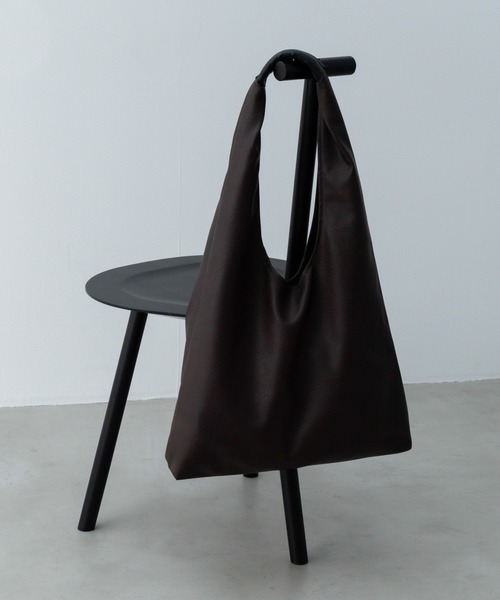 SINSS(シンス)の「One handle bag / ワンハンドルバッグ(トートバッグ・メンズ・ブラック/ダークブラウン・FREE)」の13枚目の写真