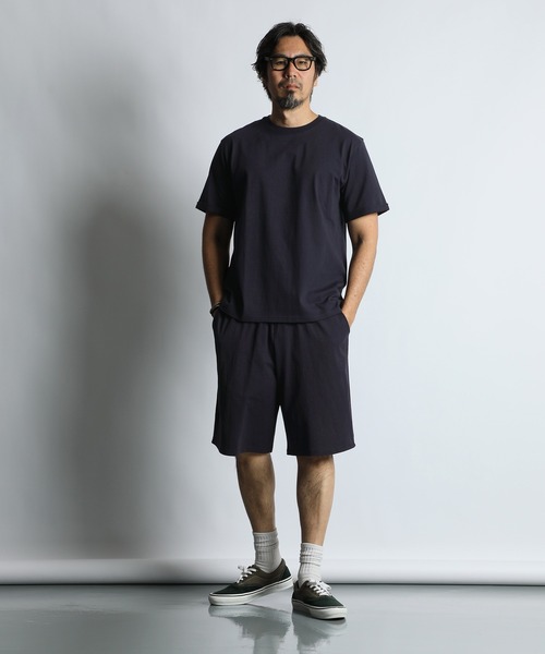 The DUFFER of ST.GEORGE(ザダファーオブセントジョージ)の「8oz HEAVY WEIGHT COTTON ROLL-UP SLEEVE TEE:セットアップ対応 ヘビーウェイト ロールアップTシャツ / 厚手Tシャツ / こなれ感 / レギュラーフィット(Tシャツ/カットソー・メンズ・オフホワイト/スミクロ/ベージュ/ネイビー・X-LARGE/LARGE/MEDIUM/SMALL)」の21枚目の写真