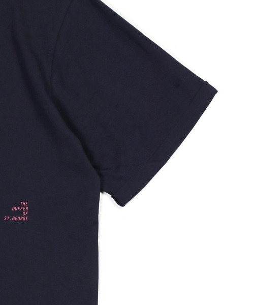 The DUFFER of ST.GEORGE(ザダファーオブセントジョージ)の「8oz HEAVY WEIGHT COTTON ROLL-UP SLEEVE TEE:セットアップ対応 ヘビーウェイト ロールアップTシャツ / 厚手Tシャツ / こなれ感 / レギュラーフィット(Tシャツ/カットソー・メンズ・オフホワイト/スミクロ/ベージュ/ネイビー・X-LARGE/LARGE/MEDIUM/SMALL)」の5枚目の写真