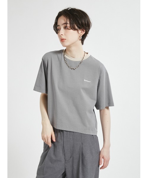 Barbour(バブアー)の「クロップド ポイントロゴ 配色TシャツJapan Exclusive(レディース)(Tシャツ/カットソー・レディース・ライトブルー/クリーム/グレー・MEDIUM/SMALL)」の22枚目の写真