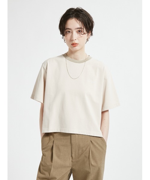 Barbour(バブアー)の「クロップド ポイントロゴ 配色TシャツJapan Exclusive(レディース)(Tシャツ/カットソー・レディース・ライトブルー/クリーム/グレー・MEDIUM/SMALL)」の6枚目の写真