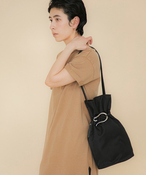 LE VERNIS(ル・ベルニ)Poire bucket bag M（ショルダーバッグ）｜LE