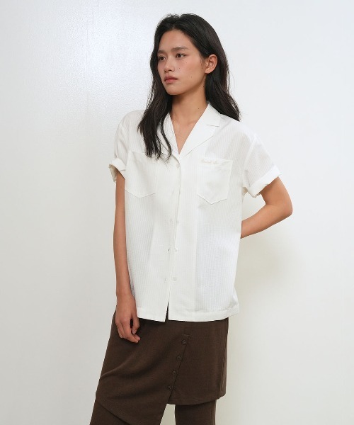 GENERAL IDEA(ジェネラルアイデア)の「【GENERAL IDEA】シアサッカーカラーハーフシャツ / SEERSUCKER HALF SLEEVE SHIRT(シャツ/ブラウス・レディース・ベージュ/ホワイト・L/M/S)」の1枚目の写真