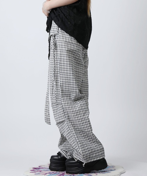 HOOK(フック)の「HOOK for girls チェック柄 × サイドフラップ カーゴパンツ(カーゴパンツ・レディース・ブルー/ブラック・M)」の15枚目の写真