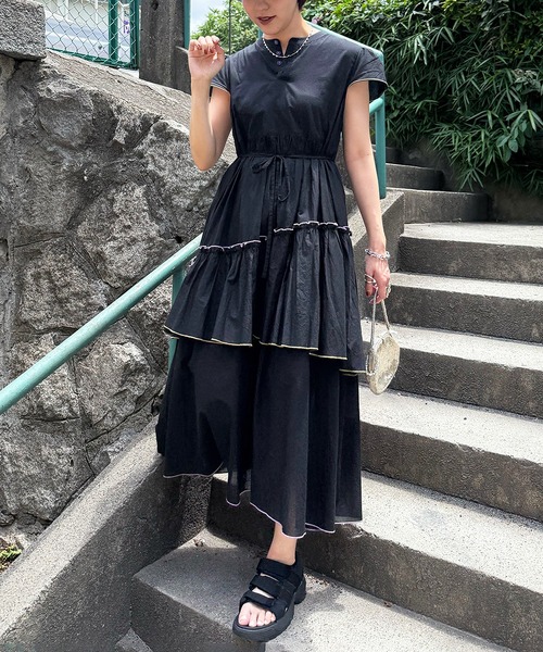 DOUBLE NAME(ダブルネーム)の「配色メローティアードワンピース(ワンピース・レディース・ブラック・FREE)」の1枚目の写真