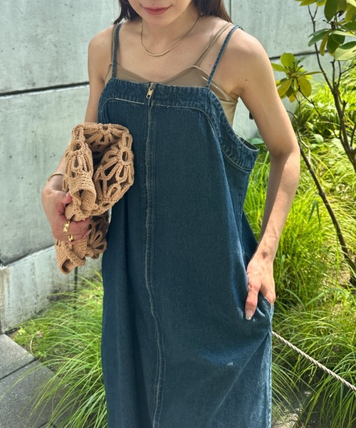 MYMOOD.(マイムード)の「高身長さんも嬉しい♪LONGサイズ展開有 フロントジップデニムロングジャンパースカート デニムジャンスカ(ワンピース・レディース・ブラック/ブルー・FREE/LONG)」の5枚目の写真