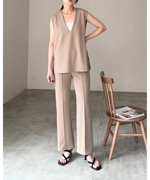 She's Closet（シーズクローゼット）の「ノーカラー深vネックベスト＆パンツスタイル セットアップ（セットアップ・レディース・ブラウン/アイボリー/ベージュ/ブラック・FREE）」の4枚目の写真