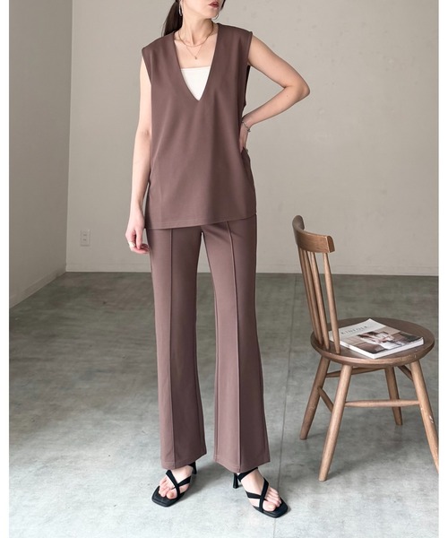 She's Closet（シーズクローゼット）の「ノーカラー深vネックベスト＆パンツスタイル セットアップ（セットアップ・レディース・ブラウン/アイボリー/ベージュ/ブラック・FREE）」の3枚目の写真