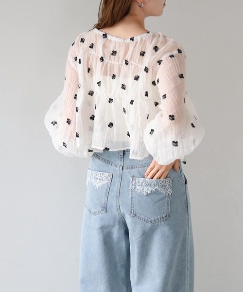 tiptop(ティップトップ)の「花刺繍シアーリボンブラウス(シャツ/ブラウス・レディース・ブラック/サックスブルー/アイボリー・FREE)」の6枚目の写真
