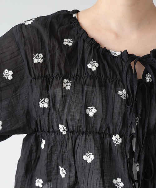 tiptop(ティップトップ)の「花刺繍シアーリボンブラウス(シャツ/ブラウス・レディース・ブラック/サックスブルー/アイボリー・FREE)」の18枚目の写真