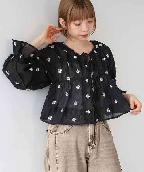 tiptop(ティップトップ)の「花刺繍シアーリボンブラウス(シャツ/ブラウス・レディース・ブラック/サックスブルー/アイボリー・FREE)」の11枚目の写真