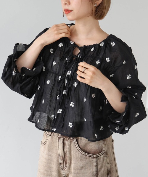tiptop(ティップトップ)の「花刺繍シアーリボンブラウス(シャツ/ブラウス・レディース・ブラック/サックスブルー/アイボリー・FREE)」の12枚目の写真