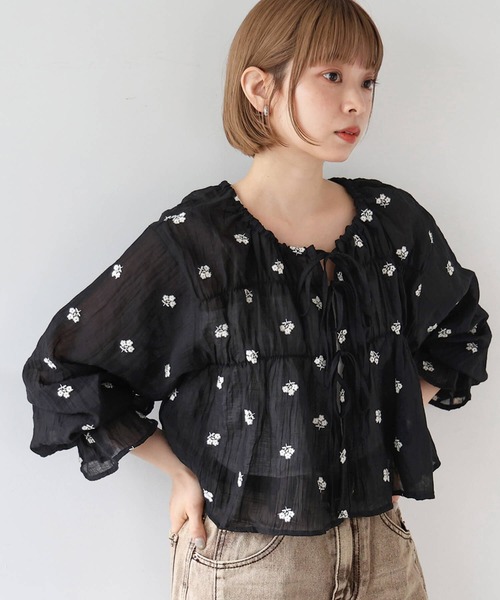 tiptop(ティップトップ)の「花刺繍シアーリボンブラウス(シャツ/ブラウス・レディース・ブラック/サックスブルー/アイボリー・FREE)」の13枚目の写真