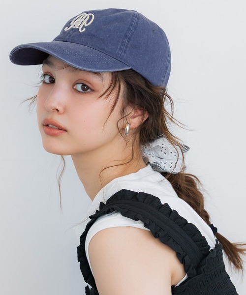coca(coca)(コカ)の「エンブレム刺繍ウォッシュキャップ(キャップ・レディース・ブラック/ネイビー・ONE SIZE)」の7枚目の写真